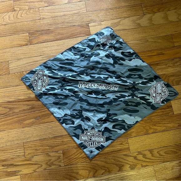 Harley Davidson Bandanna with very cool spider 🕷️ detail & graphics - Picture 2 of 16